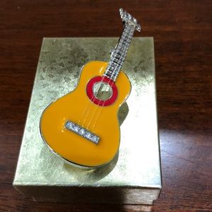Guitar pin brooch with rhinestones